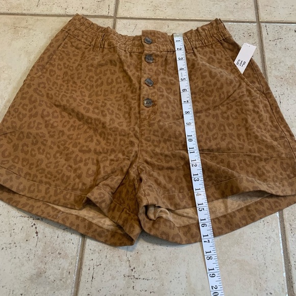 NWT Gap Khakis Brown Leopard Print High Rise Elastic Waist Shorts Size 12 - Picture 6 of 6